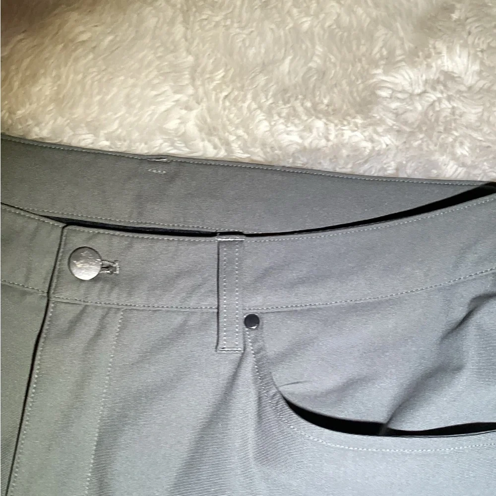 Lululemon Men's Olive Green Pants size 36